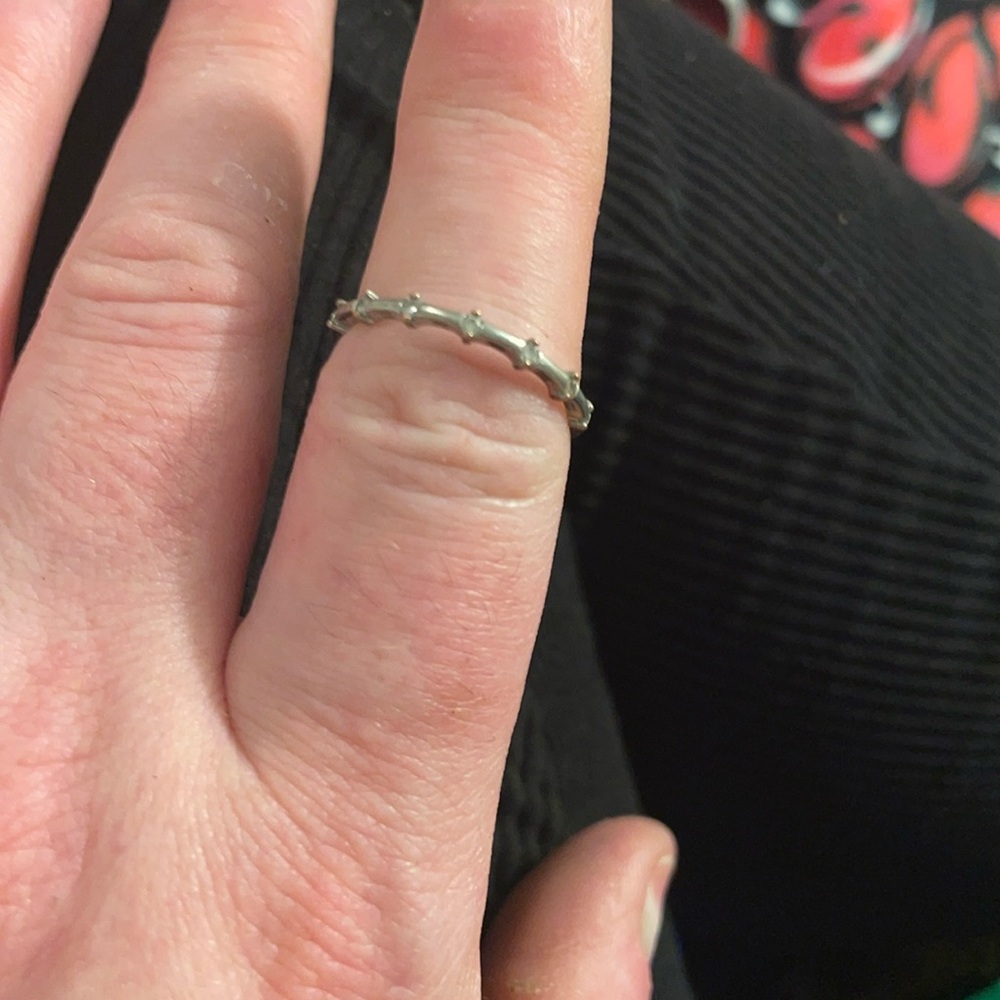 Women’s size 7 diamond band